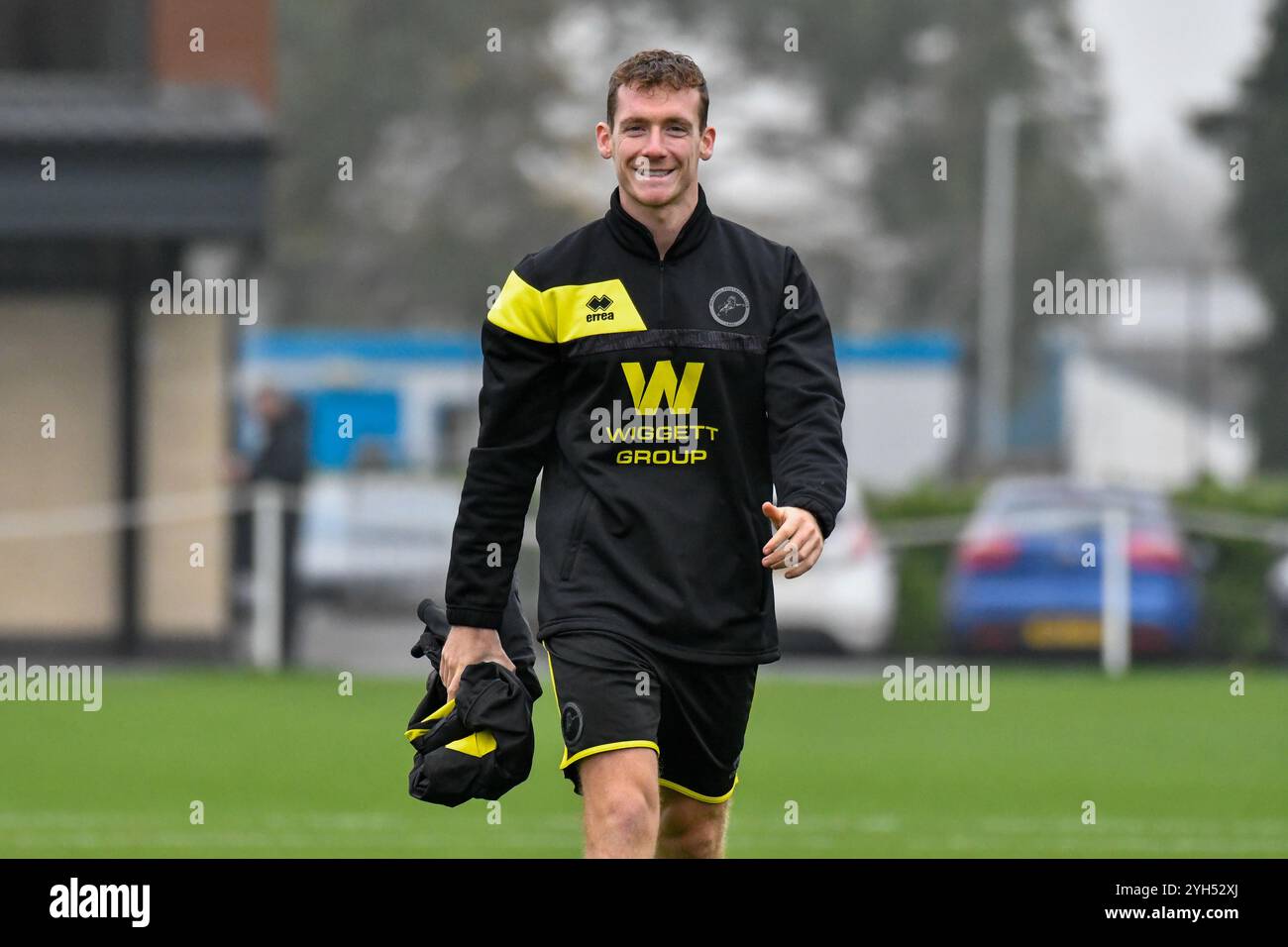 Landore, Swansea, pays de Galles. 9 novembre 2024. Tyler McCarthy Millwall entraîneur principal de l'Académie des buts avant le match de la Ligue de développement professionnel des moins de 18 ans entre Swansea City et Millwall au JOMA High performance Centre à Landore, Swansea, pays de Galles, Royaume-Uni le 9 novembre 2024. Crédit : Duncan Thomas/Majestic Media/Alamy Live News. Banque D'Images