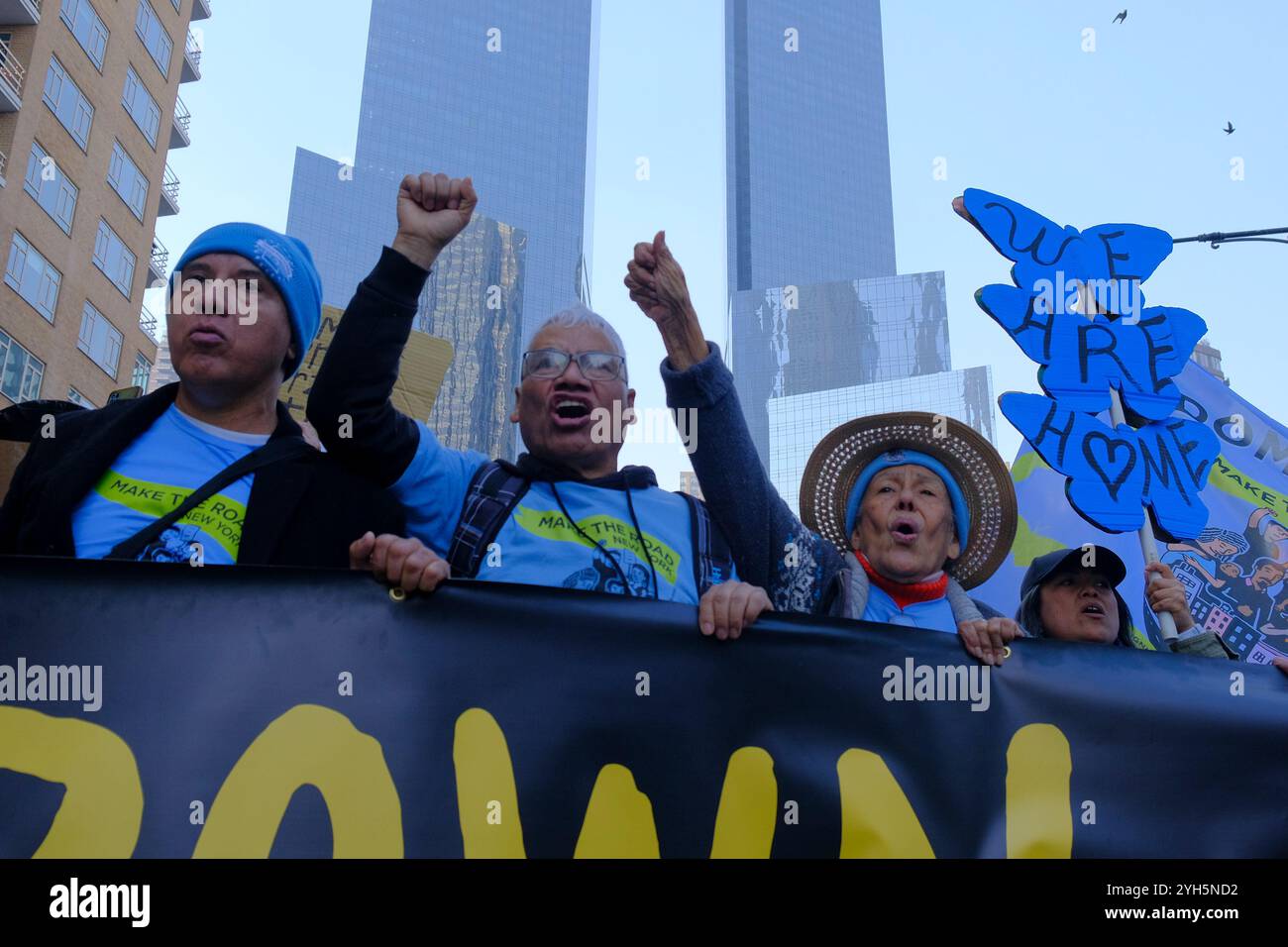 New York City, NY, États-Unis. 9 novembre 2024. Des centaines de New-Yorkais ont protesté contre la déportation de masse le 9 novembre 2024 crédit : Katie Godowski/Media Punch/Alamy Live News Banque D'Images