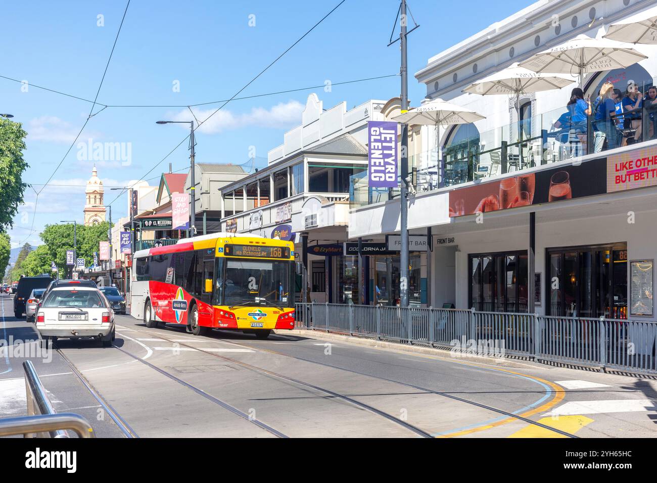 Adélaïde Metro bus sur Jetty Road, Glenelg, Adélaïde, Australie méridionale, Australie Banque D'Images