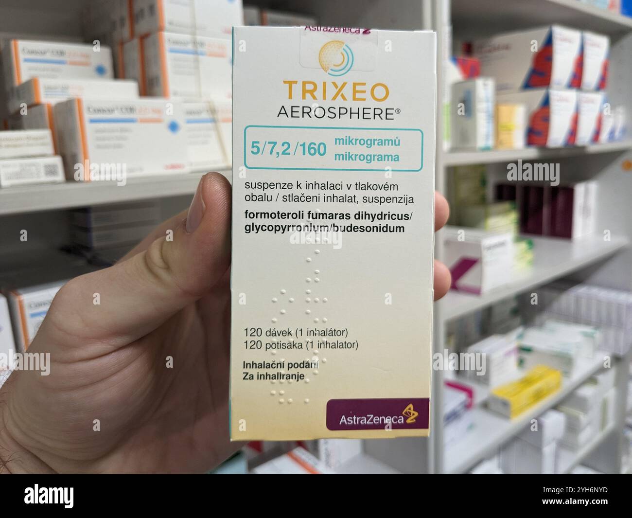 Trixeo Aerosphere est un inhalateur combinant FORMOTÉROL, BUDÉSONIDE et GLYCOPYRRONIUM pour la prise en charge de la bronchopneumopathie chronique obstructive (BPCO) Banque D'Images