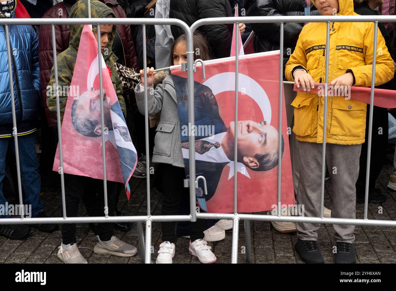 10 novembre 2024, Kabatas, Istanbul, tÃ¼rkiye : le fondateur turc Gazi Mustafa Kemal Ataturk est décédé à l'occasion du 86e anniversaire de sa mort à Dolmabahçesi, Istanbul. (Crédit image : © Mert NazÄ±m Egin/ZUMA Press Wire) USAGE ÉDITORIAL SEULEMENT! Non destiné à UN USAGE commercial ! Banque D'Images