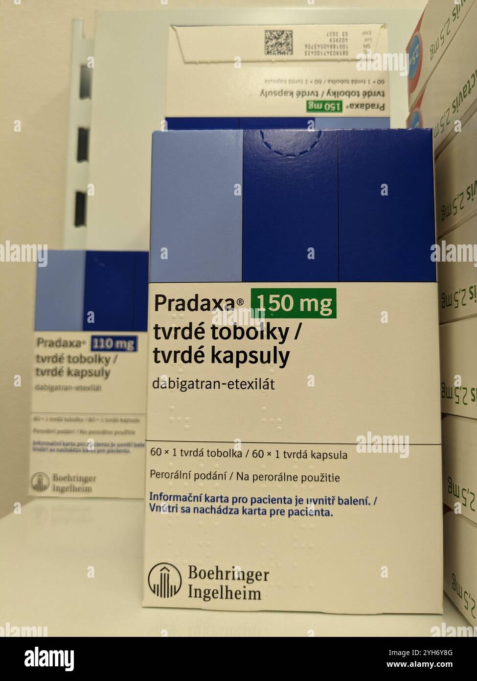 PRADAXA médicament avec Dabigatran etexilate substance active de Boehringer Ingelheim, utilisé pour la prévention des accidents vasculaires cérébraux, fibrillation auriculaire, caillot sanguin Banque D'Images