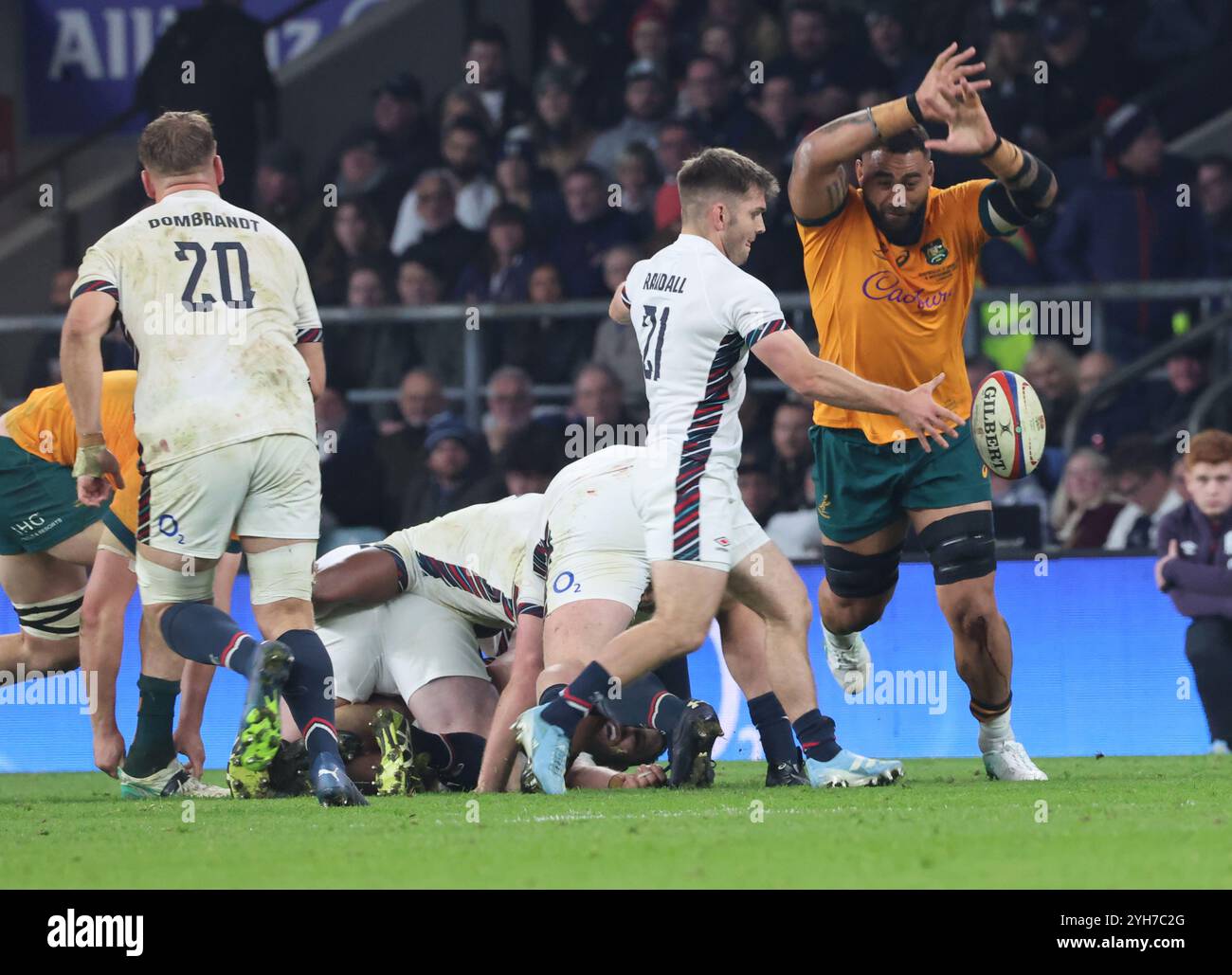 Londres, Royaume-Uni. 09 novembre 2024. Harry Randall de l'Angleterre (Bristol Bears) et Lukhan Salakaia-Loto de l'Australie (Randwick) en action lors des Autumn Nations Series entre l'Angleterre et l'Australie (Wallabies) au stade Allianz, Twickenham, Londres le 09 novembre 2024 crédit : action Foto Sport/Alamy Live News Banque D'Images