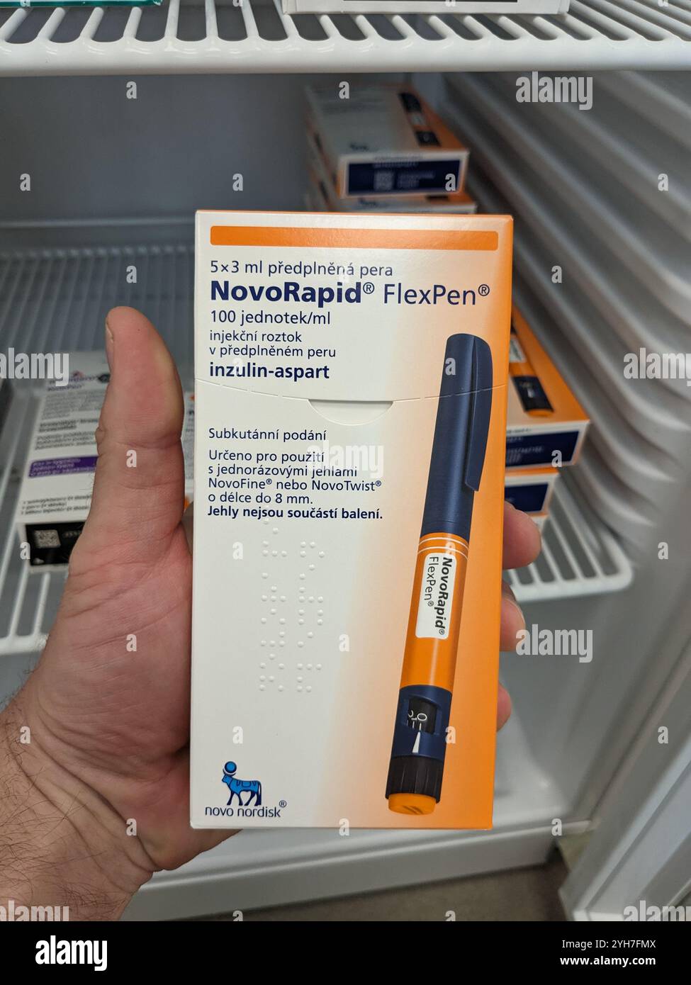 NOVORAPID FLEXPEN avec INSULINE ASPARTE substance active de NOVO NORDISK, utilisé pour le contrôle rapide de la glycémie chez les diabétiques. Banque D'Images