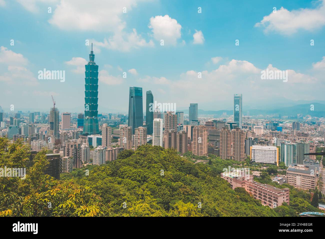 Vue panoramique de Taipei, Taïwan skyline depuis Xiangshan Elephant Mountain Trail Banque D'Images