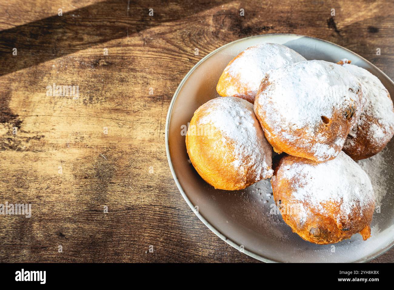 Oliebollen, Une collation typiquement hollandaise pour l'hiver et le réveillon du nouvel an. Banque D'Images