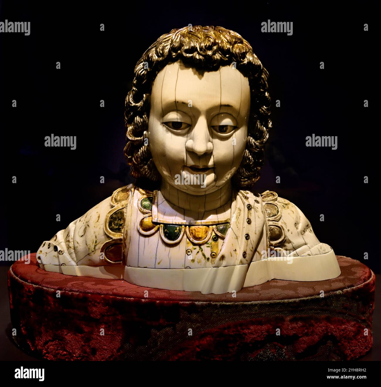 Saint Michel Archange, sculpteur espagnol, actif vers 1500 Espagne, ( Musée des Beaux-arts Budapest ) ivoire ( Annonciation , représente l'histoire biblique, dans laquelle, Archange Gabriel, annonce à la , Vierge Marie, qu'elle a été choisie pour être la, mère de Jésus, naissance du Christ) 15ème - 16ème siècle Banque D'Images