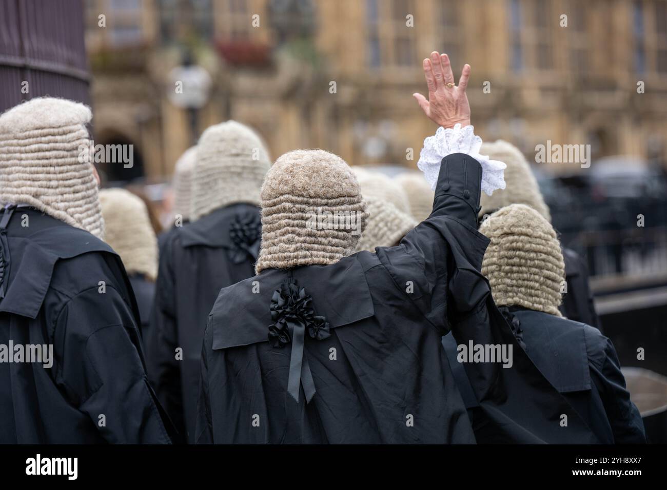 Avocats anglais et gallois (avocats, avocats ou autres avocats autorisés, tels que les avocats légaux agréés ayant le droit d'audience approprié) vus pendant l'événement. Les juges et les membres de la profession juridique au Royaume-Uni quittent l'abbaye de Westminster après un service pour marquer le début de l'année juridique en Angleterre et au pays de Galles. Banque D'Images