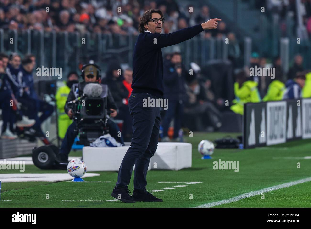 Turin, Italie. 09 novembre 2024. Paolo Vanoli, entraîneur-chef du Torino FC, fait des gestes lors de la Serie A 2024/25 entre la Juventus FC et le Torino FC au stade Allianz. FINAL SCOREJuventus 2 | 0 Torino crédit : SOPA images Limited/Alamy Live News Banque D'Images