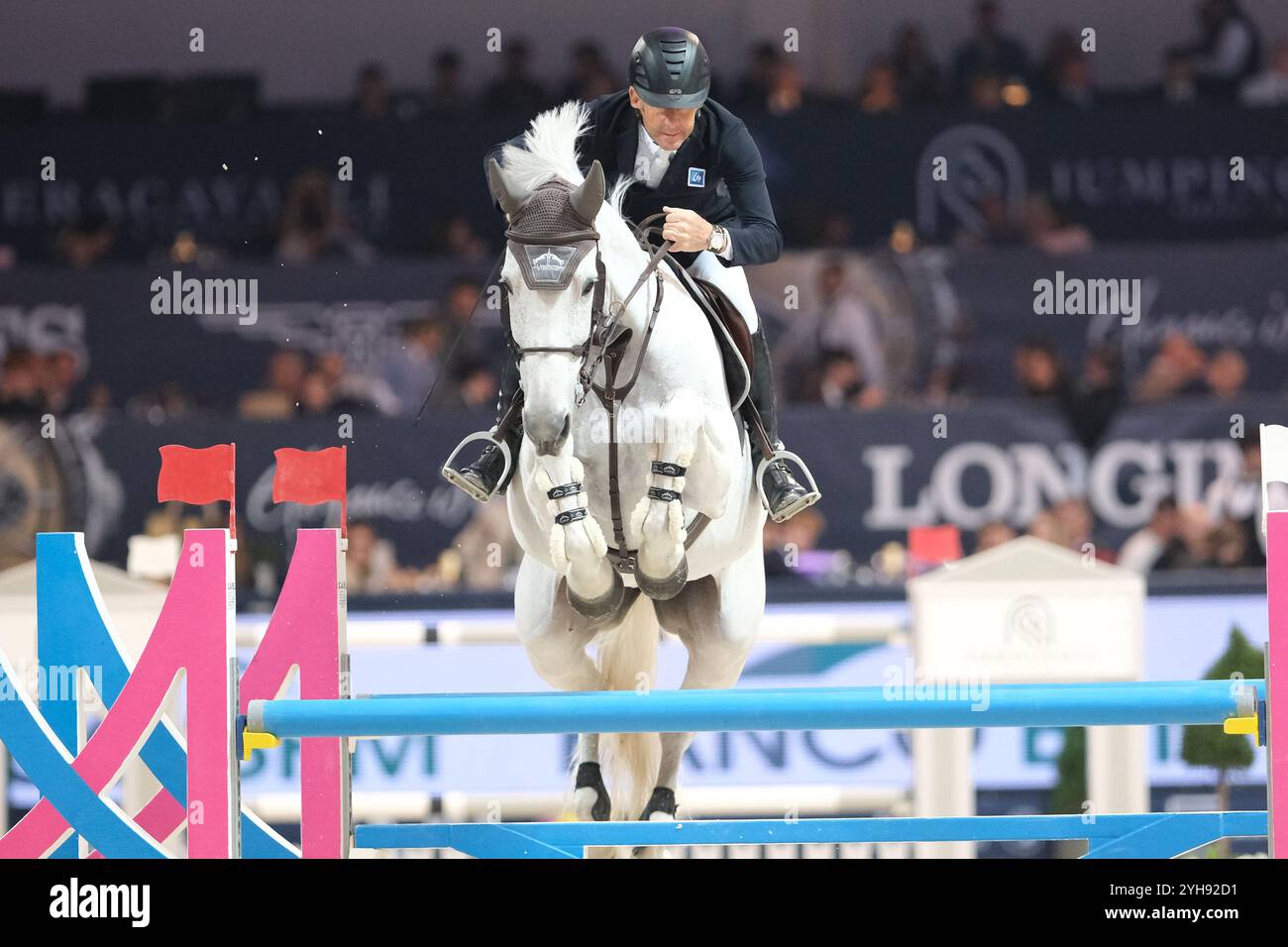 Vérone, Italie. 10 novembre 2024. Philippe Rozier Riding Dirty Sweet en action lors du CSI5*- W Longines FEI Jumping World Cup 2024 Gran Prix présenté par KASK, à Pala Fimauto le 10 novembre 2024, Vérone, Italie. Crédit : Roberto Tommasini/Alamy Live News Banque D'Images