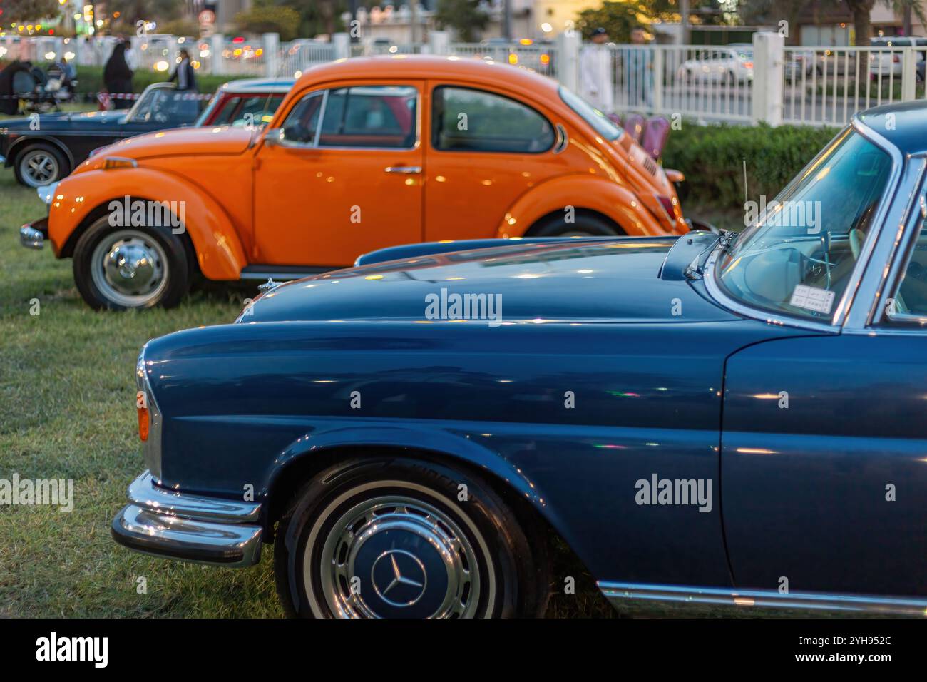 Vintage Vibes : Volkswagen Beetle brille au Dammam Auto Exhibition, le 15 mars 2024. Banque D'Images