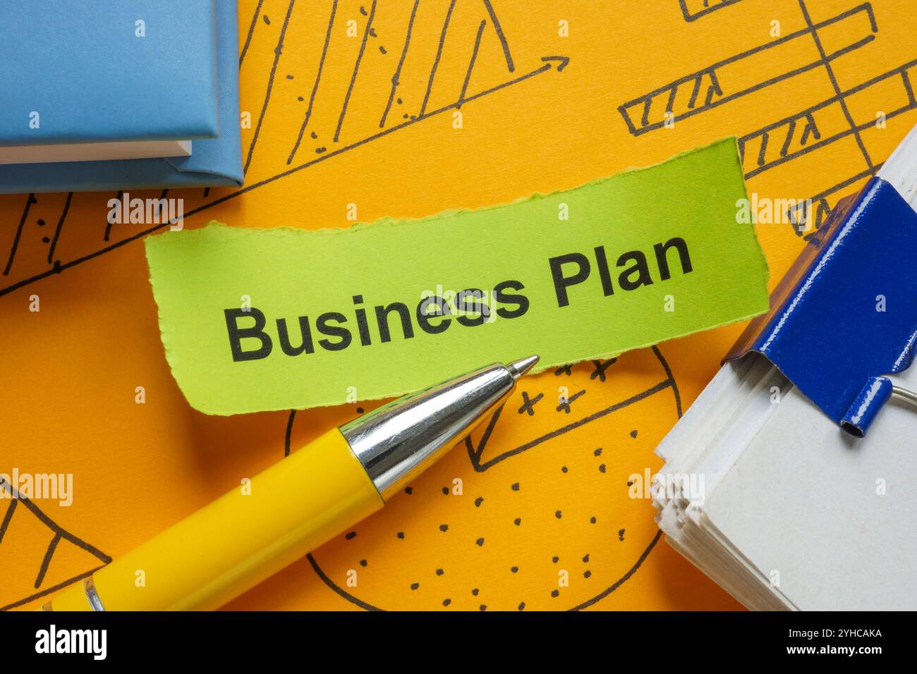 Notes de plan d'affaires rédigées à la main. Planification stratégique et vision entrepreneuriale. Banque D'Images