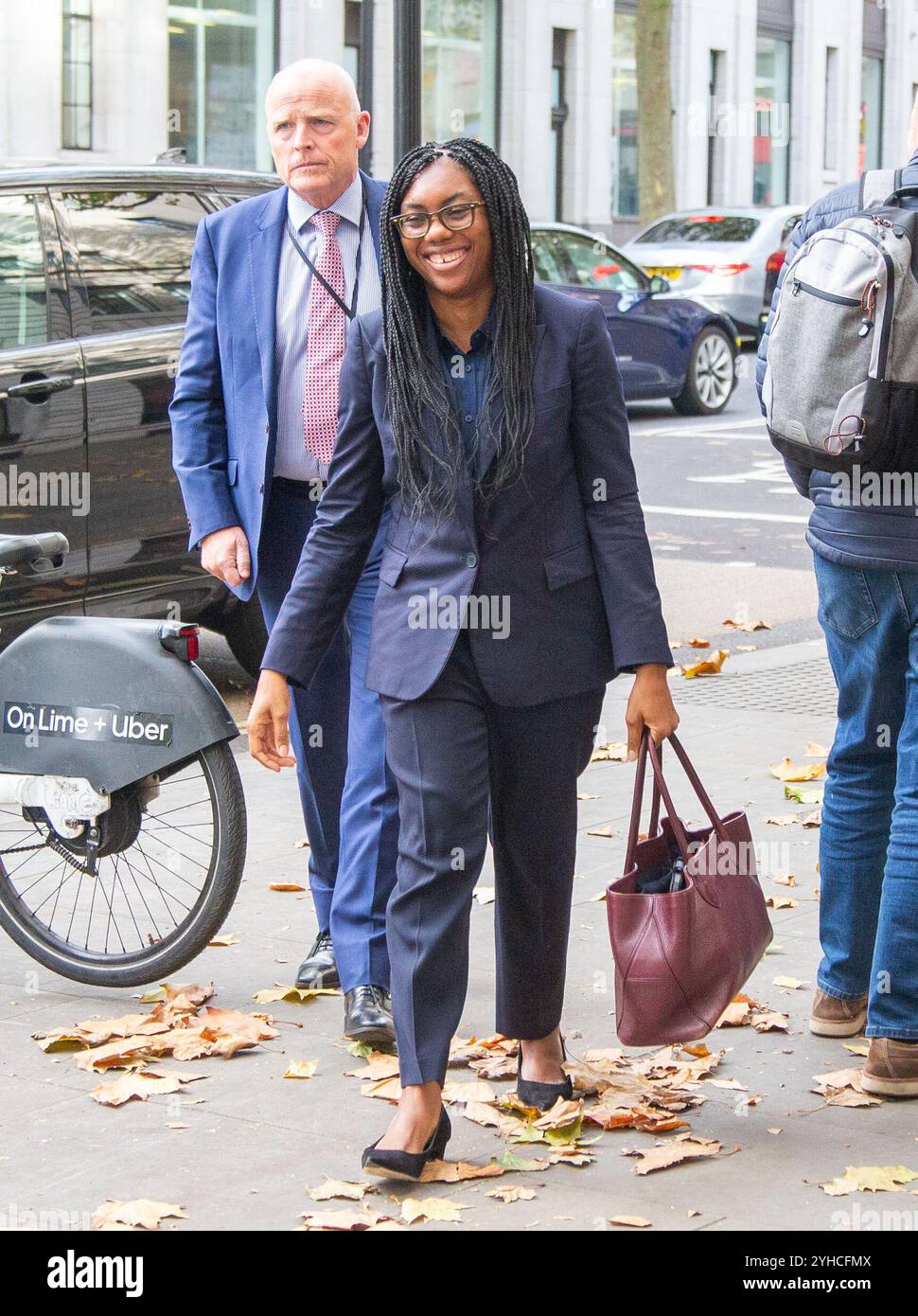 Londres, Angleterre, Royaume-Uni. 11 novembre 2024. La chef du Parti conservateur, KEMI BADENOCH, arrive à Post Office Horizon IT Inquiry public Haring avant son témoignage. (Crédit image : © Tayfun Salci/ZUMA Press Wire) USAGE ÉDITORIAL SEULEMENT! Non destiné à UN USAGE commercial ! Crédit : ZUMA Press, Inc/Alamy Live News Banque D'Images