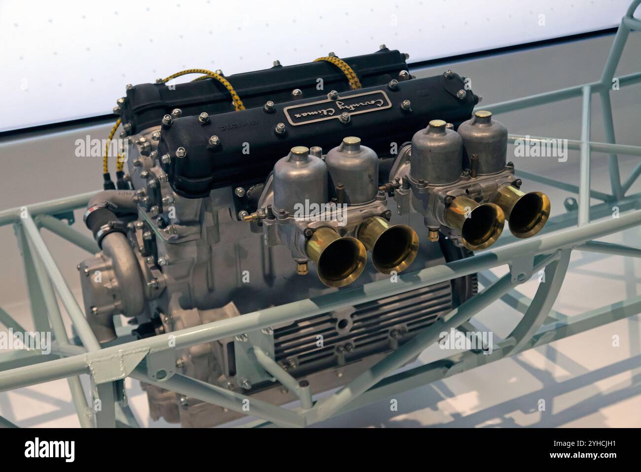 Gros plan d'un moteur Coventry Climax 1958 FPF de 2,0 litres dans un châssis Lotus 12 Steel Space Frame exposé au salon de formule 1 Banque D'Images