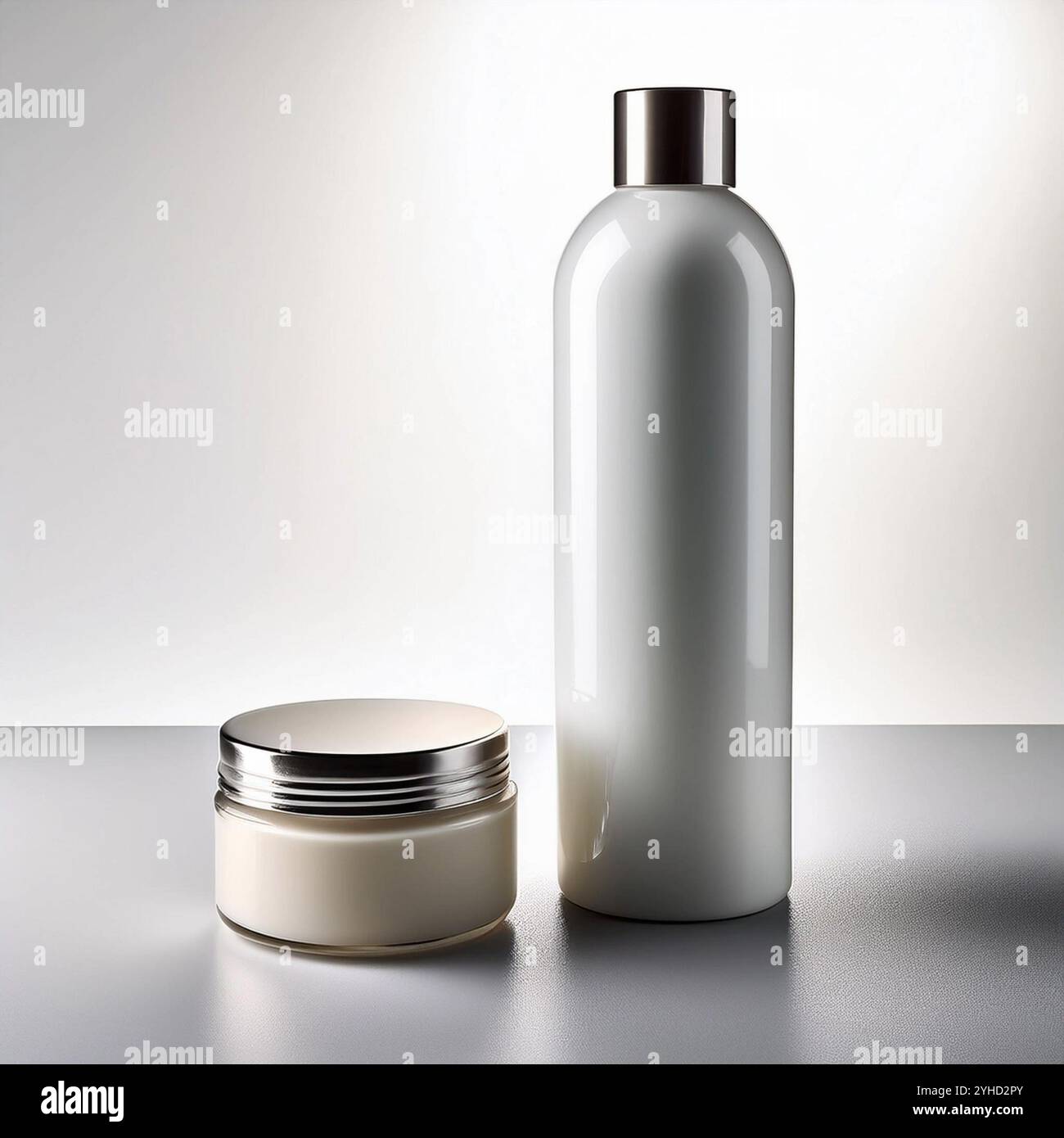 Duo d'emballages cosmétiques, crèmes hydratantes. En blanc avec des couleurs neutres et couvercle argenté, sans étiquettes, pour appliquer votre logo. Banque D'Images