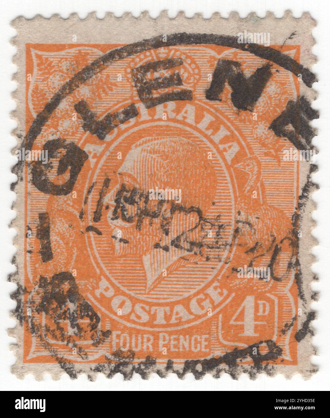 AUSTRALIE — 1915 janvier 2006 : timbre-poste orange à 4 pences représentant le portrait du roi George V (George Frederick Ernest Albert), roi du Royaume-Uni et des dominions britanniques, et empereur de l'Inde, du 6 mai 1910 jusqu'à sa mort en 1936. Né sous le règne de sa grand-mère la reine Victoria, George était le deuxième fils d'Albert Edward, prince de Galles, et était troisième dans la ligne de succession au trône britannique derrière son père et son frère aîné, le prince Albert Victor Banque D'Images