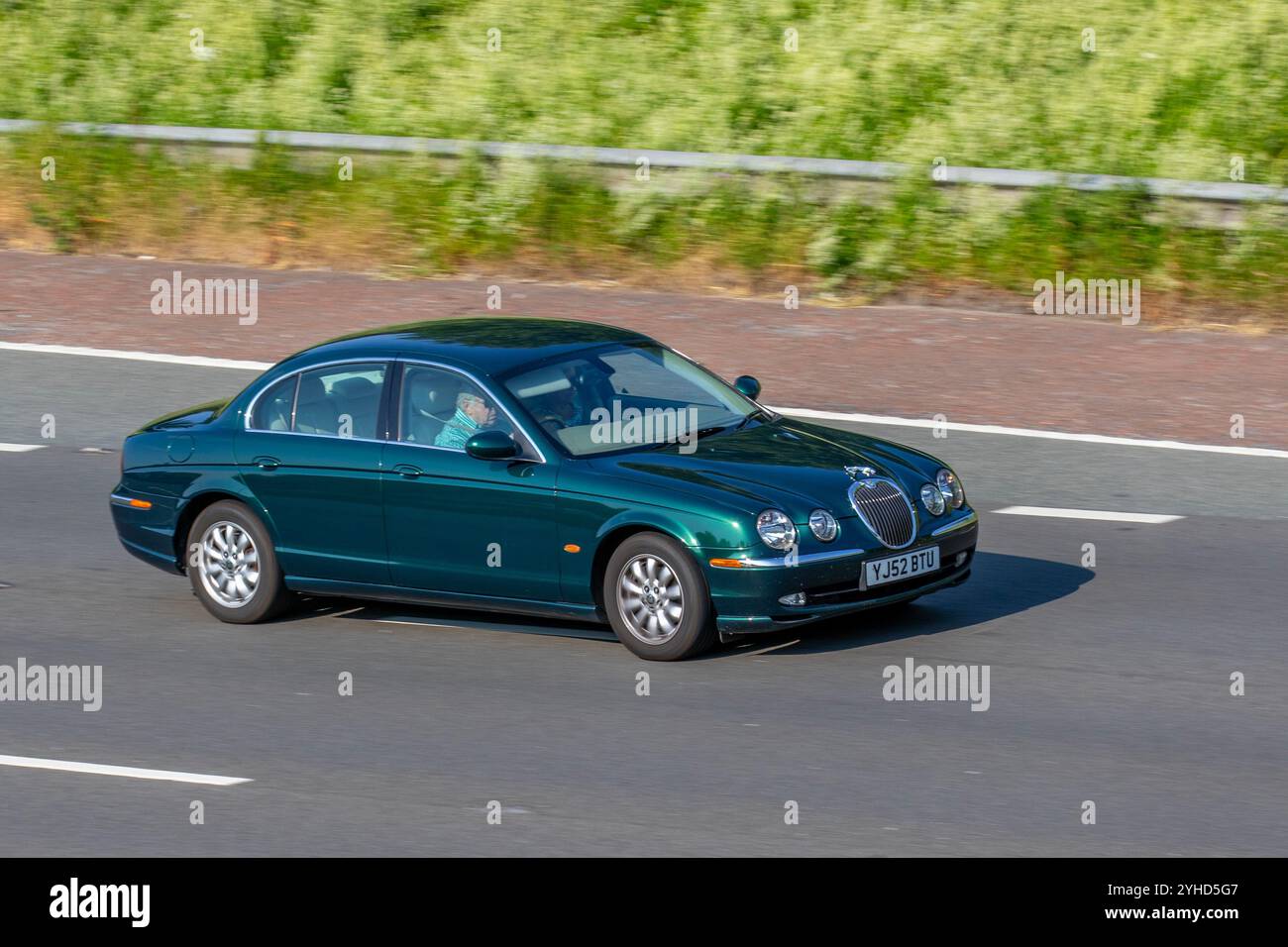 2002 Jaguar S-type V6 se Auto Green Beroon car essence 2496 cc Banque D'Images