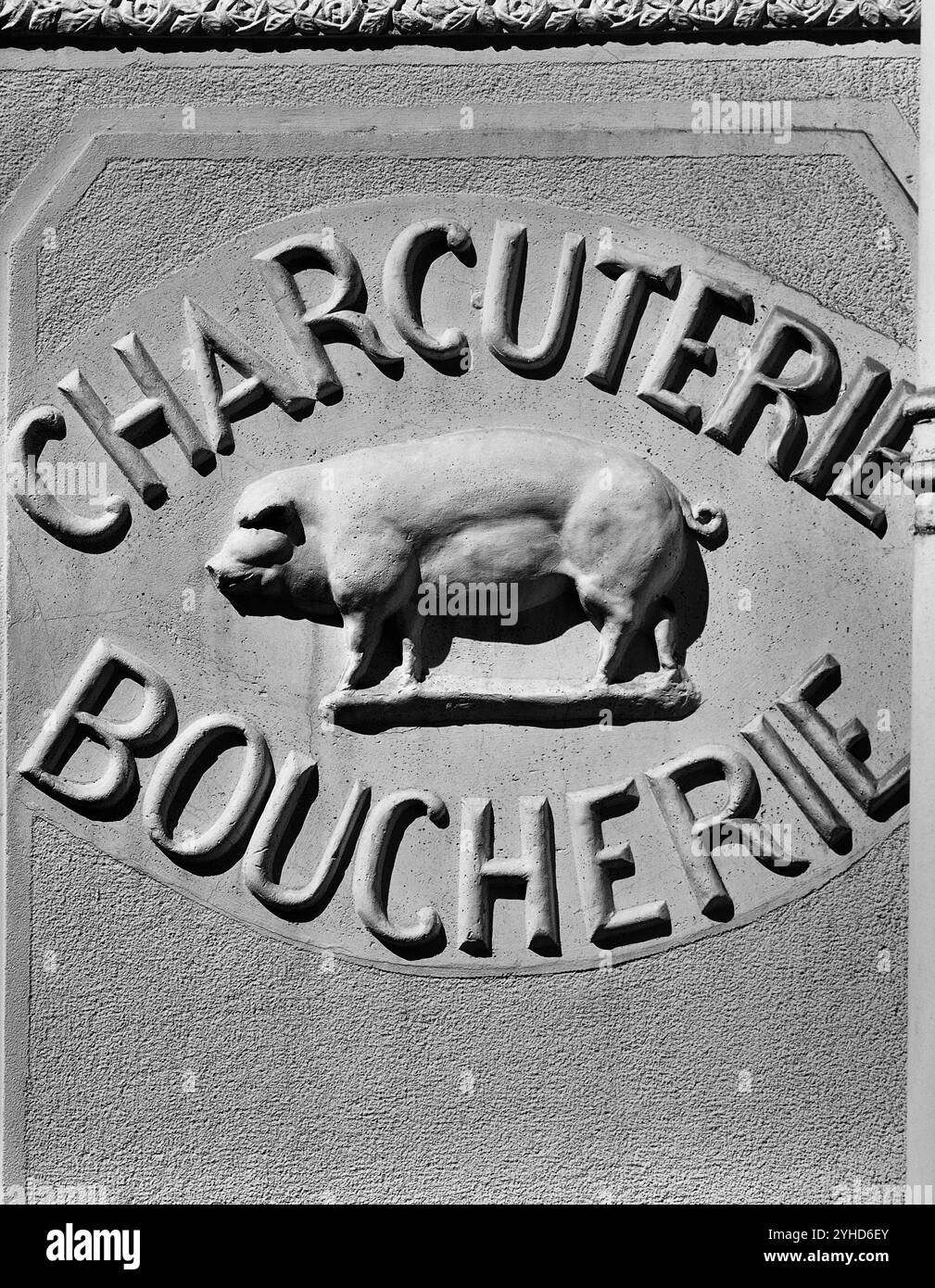 Charcuterie boucherie. Boucher de porc Beaulieu sur mer, France Banque D'Images