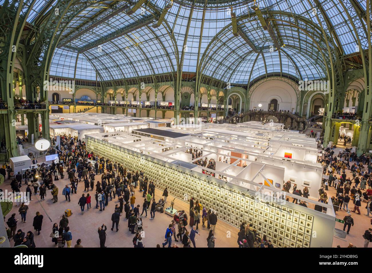 FRANCE. PARIS (75) (8ÈME ARRONDISSEMENT) PARIS PHOTO 2024. L'ÉVÉNEMENT CULTUREL 'PARIS PHOTO', DE RETOUR AU GRAND PALAIS EN 2024 Banque D'Images