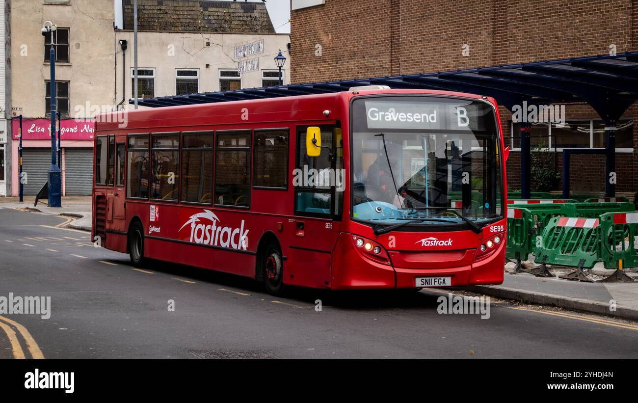 Bus - Gravesend bus Hub - SN11 FGA - ADL Enviro200 - Fastrack (opéré par GO-Ahead) [SE95] Banque D'Images