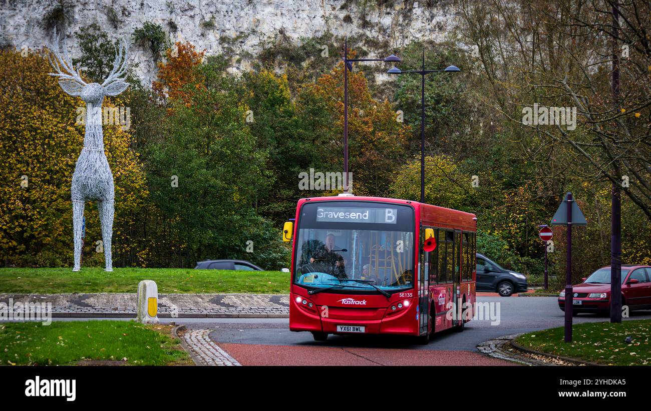 Bus - Bluewater bus Station - YX61 BWL - ADL Enviro200 - Fastrack (opéré par GO-Ahead) [SE135] Banque D'Images