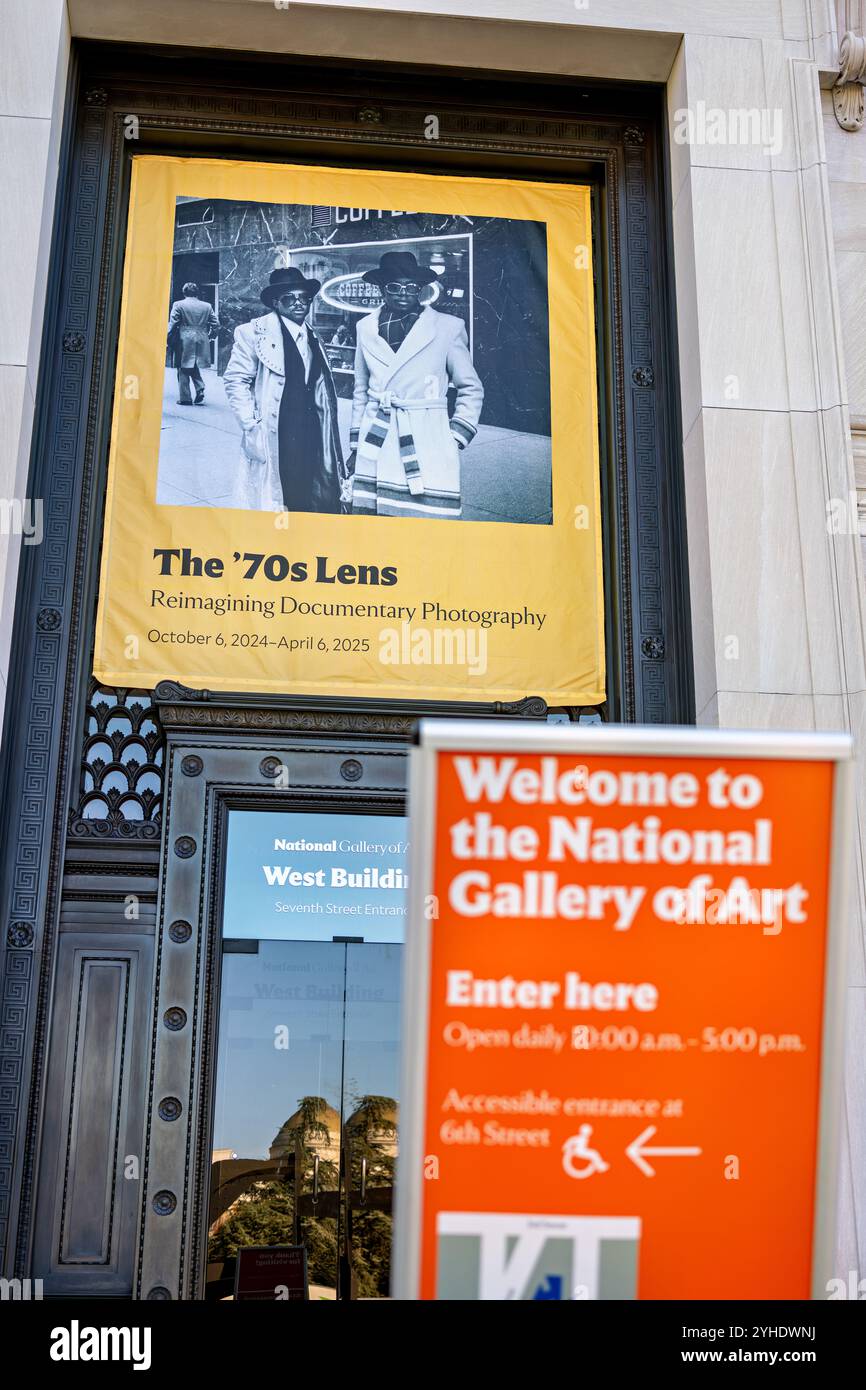Exposition de l'objectif des années 70 National Gallery of Art Washington DC // WASHINGTON DC — L'exposition de l'objectif des années 70 : réinventer la photographie documentaire à la National Gallery of Art présente la transformation de la photographie documentaire au cours des années 1970 Du 6 octobre 2024 au 6 avril 2025, cette exposition complète présente environ 100 œuvres de plus de 80 artistes qui ont redéfini la documentation photographique au cours d’une période de changements sociaux importants. Banque D'Images