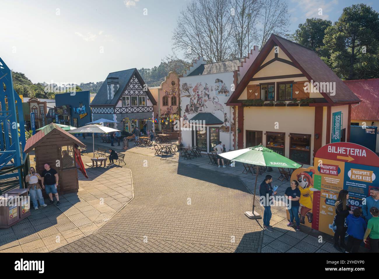 Charmant village alpin à thème à Alpen Park - Parc à thème - Canela, Rio Grande do Sul, Brésil Banque D'Images