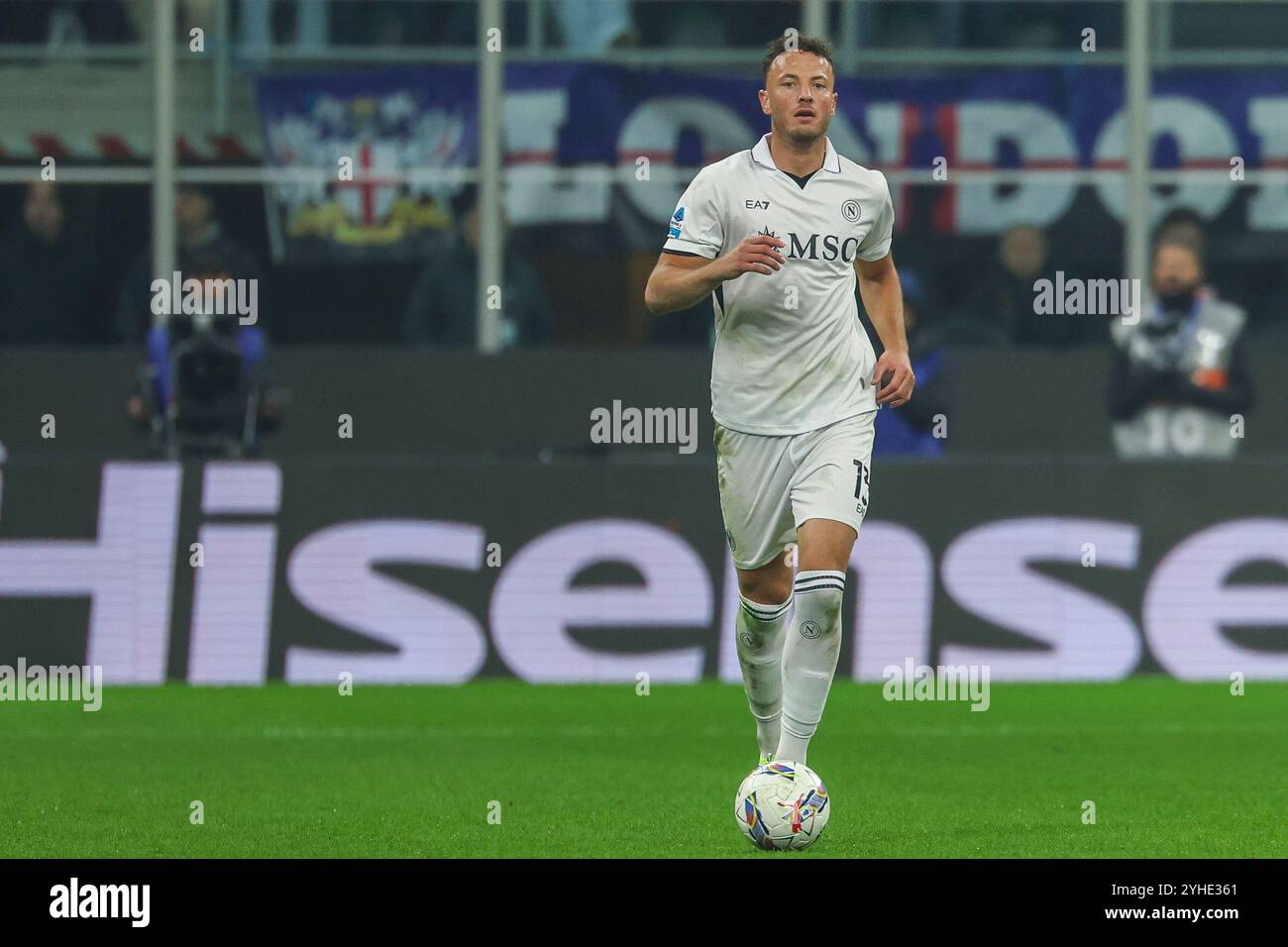 Milan, Italien. 10 novembre 2024. Amir Rrahmani de la SSC Napoli vu en action lors de la Serie A 2024/25 match de football entre le FC Internazionale et la SSC Napoli au San Siro Stadium crédit : dpa/Alamy Live News Banque D'Images