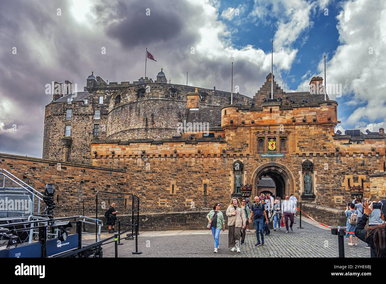 Panorama des remparts et de la porte d'entrée du château d'Édimbourg, capitale de l'Écosse. Édimbourg, Écosse, Royaume-Uni, Europe Banque D'Images