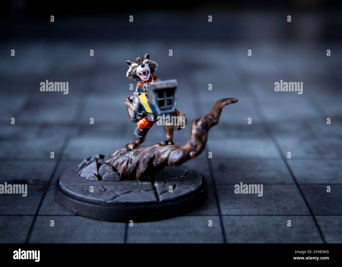 Rocket Racoon, Gardiens de la Galaxie, figurine Marvel Crisis Protocol, nature morte © Clarissa Debenham (film Free Photography) / Alamy Banque D'Images