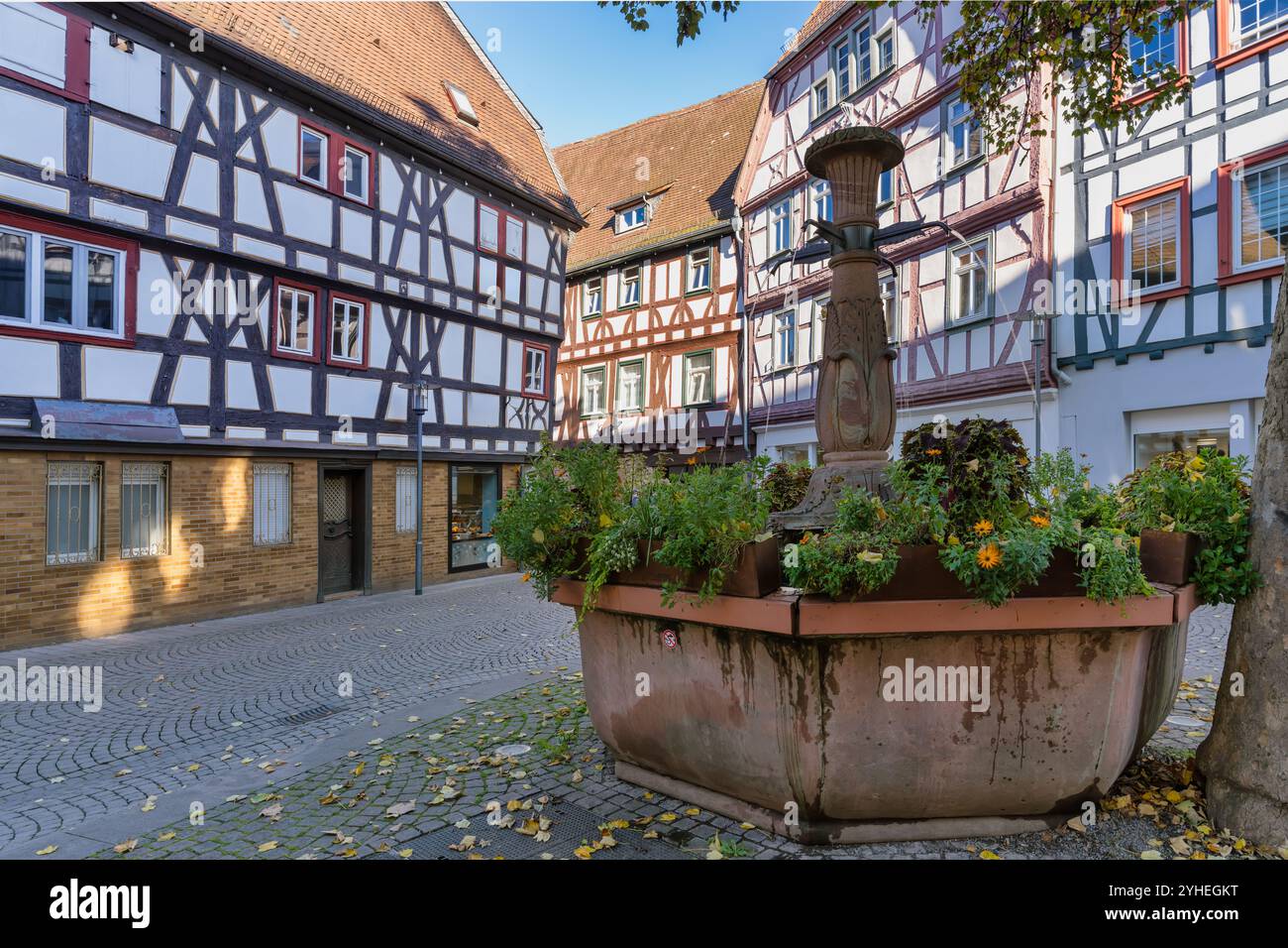 À la fontaine Bürgerwehrbrunnen dans la ville historique de Bensheim, Bergstrasse, Allemagne Banque D'Images
