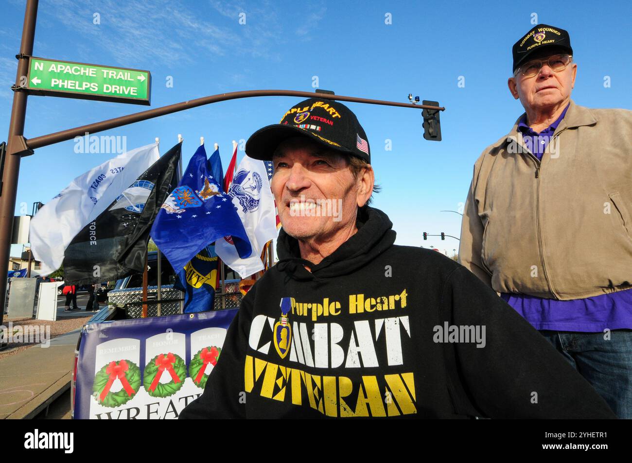 Apache Junction, Arizona, États-Unis. 11 novembre 2024. Les vétérans de toutes les branches des forces armées américaines ont été honorés alors que des centaines de personnes se sont rassemblées pour le défilé de la Journée des vétérans de cette année. L’événement annuel a présenté des vétérans militaires, des unités de service actif, des étudiants du JROTC, des premiers intervenants et des organisations civiques locales. Crédit : ZUMA Press, Inc/Alamy Live News Banque D'Images
