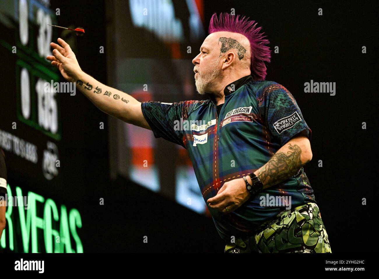 WV Active, Aldersley, Wolverhampton, Royaume-Uni. 11 novembre 2024. 2024 PDC Grand Chelem of Darts, jour 3 ; Peter Wright en action sur Oche Credit : action plus Sports/Alamy Live News Banque D'Images