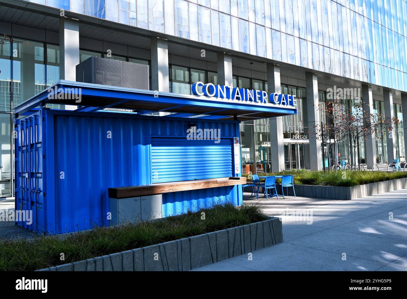 LONG BEACH, CALIFORNIE - 8 nov 2024 : le Container Cafe au long Beach Civic Center. Banque D'Images