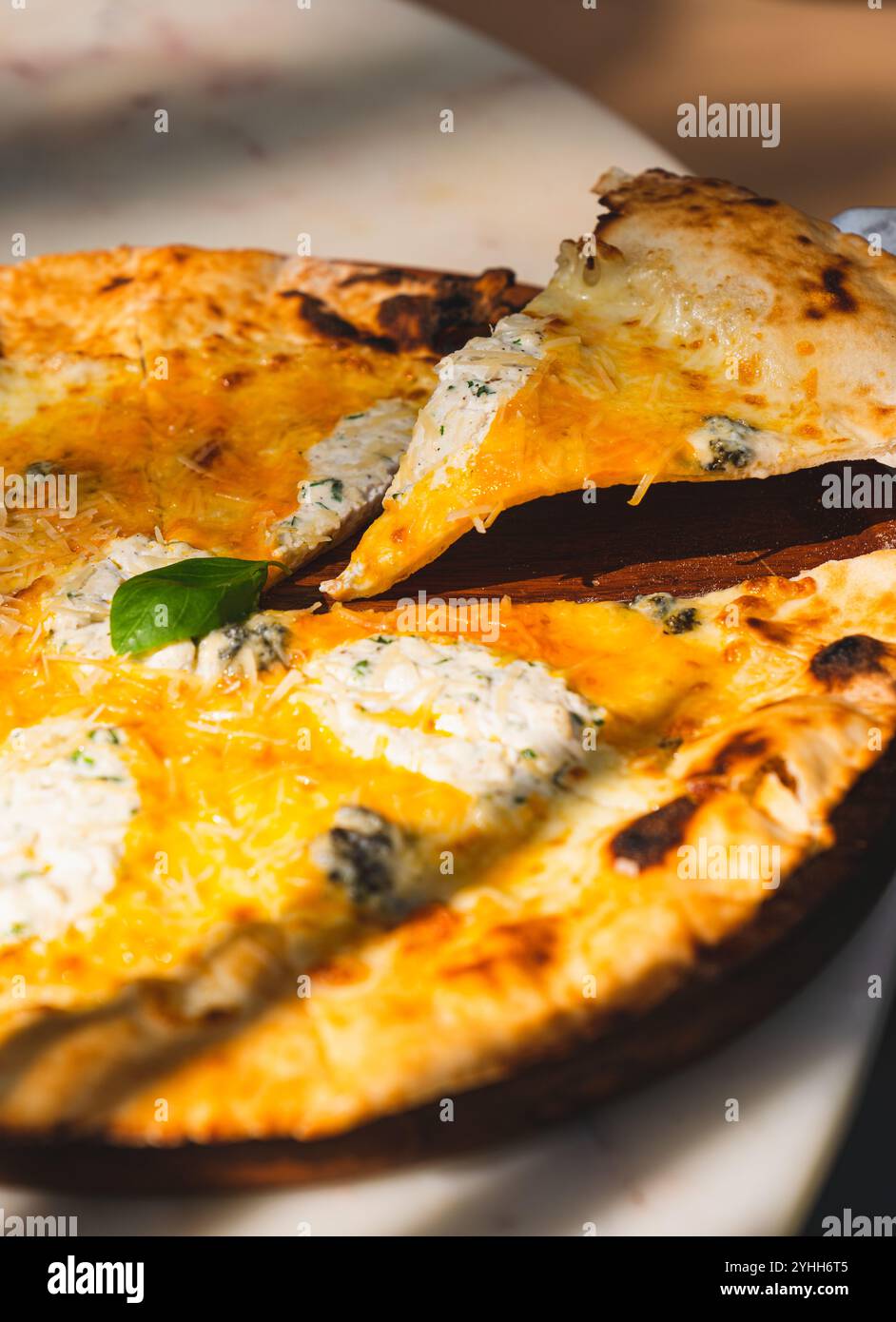 Tranche de pizza margherita Banque D'Images