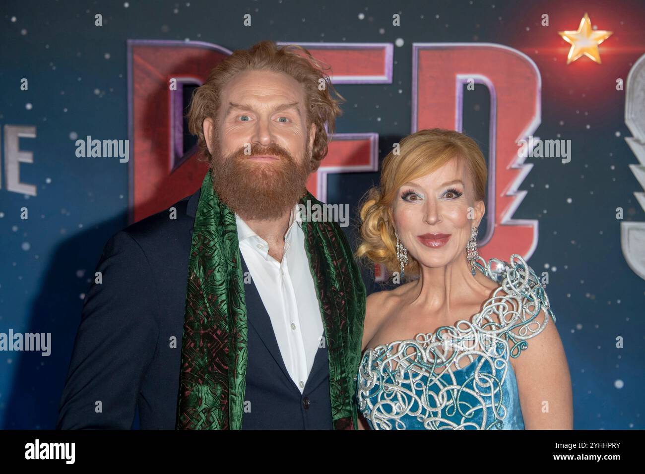 New York, États-Unis. 11 novembre 2024. (G-d) Kristofer Hivju et Gry Molvær Hivju assistent à la première de « Red One » d'Amazon MGM Studios au Alice Tully Hall, Lincoln Center. (Photo de Ron Adar/SOPA images/SIPA USA) crédit : SIPA USA/Alamy Live News Banque D'Images