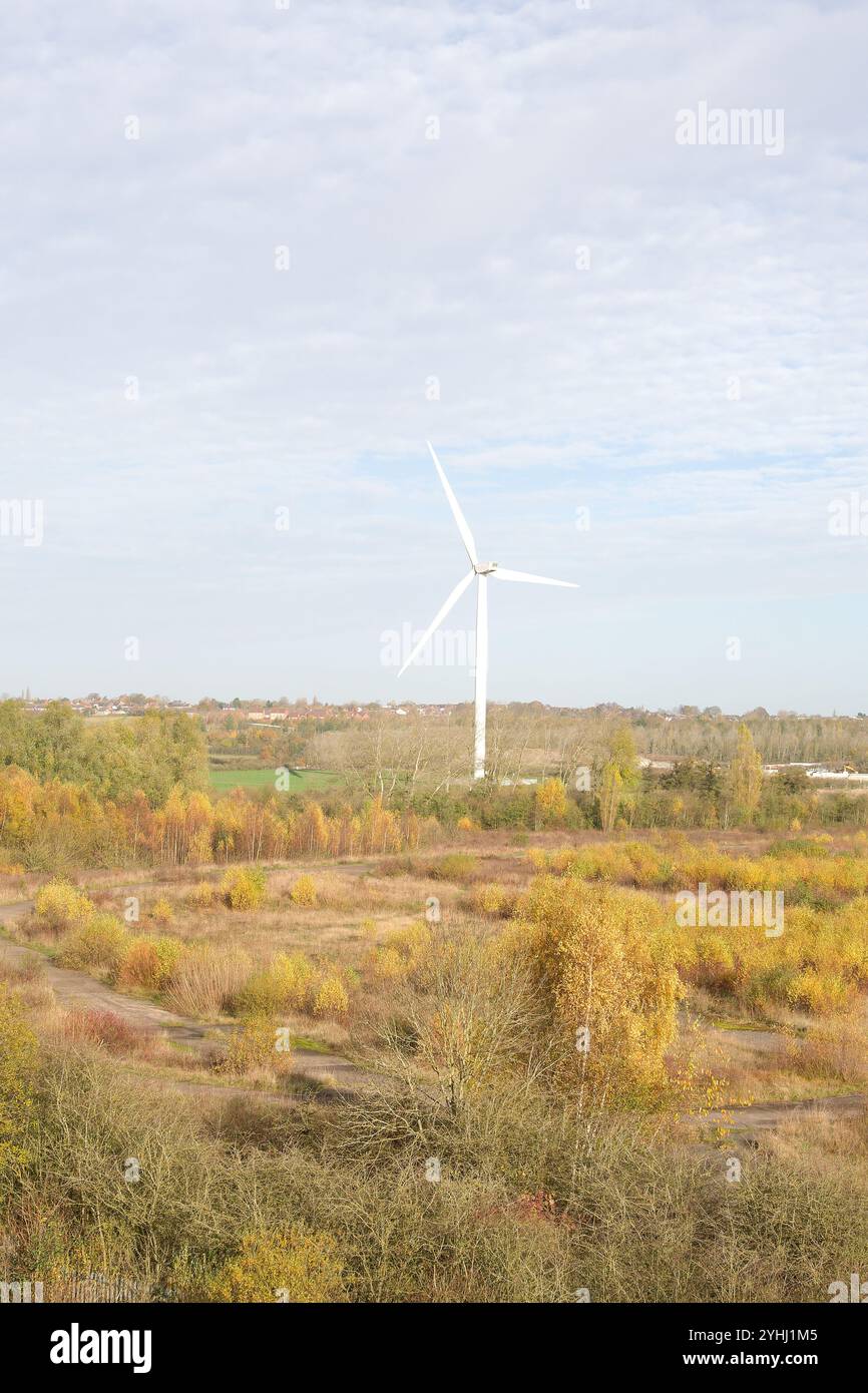 Éolienne en friche Banque D'Images