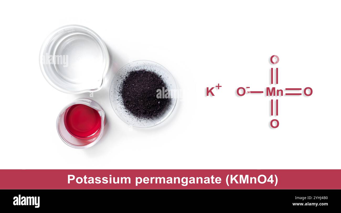 Permanganate de potassium (KMnO4) à structure chimique, un composé chimique commun qui combine le minerai d'oxyde de manganèse avec l'hydroxyde de potassium. Banque D'Images
