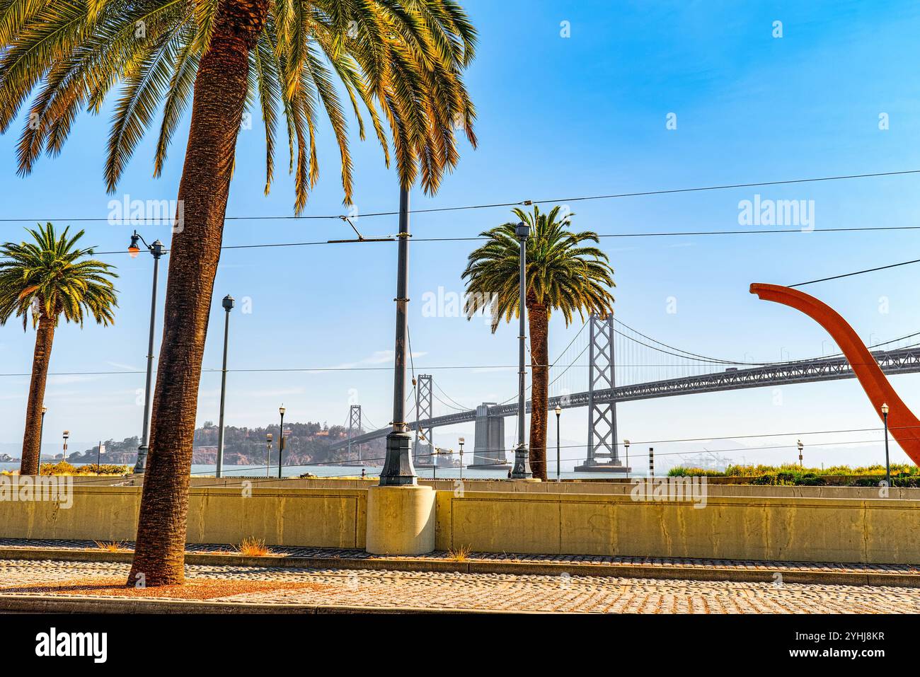 San Francisco, Californie, USA - 09 septembre 2018 : Oakland Bay Bridge. Quai de l'océan dans le nord de San Francisco. Banque D'Images