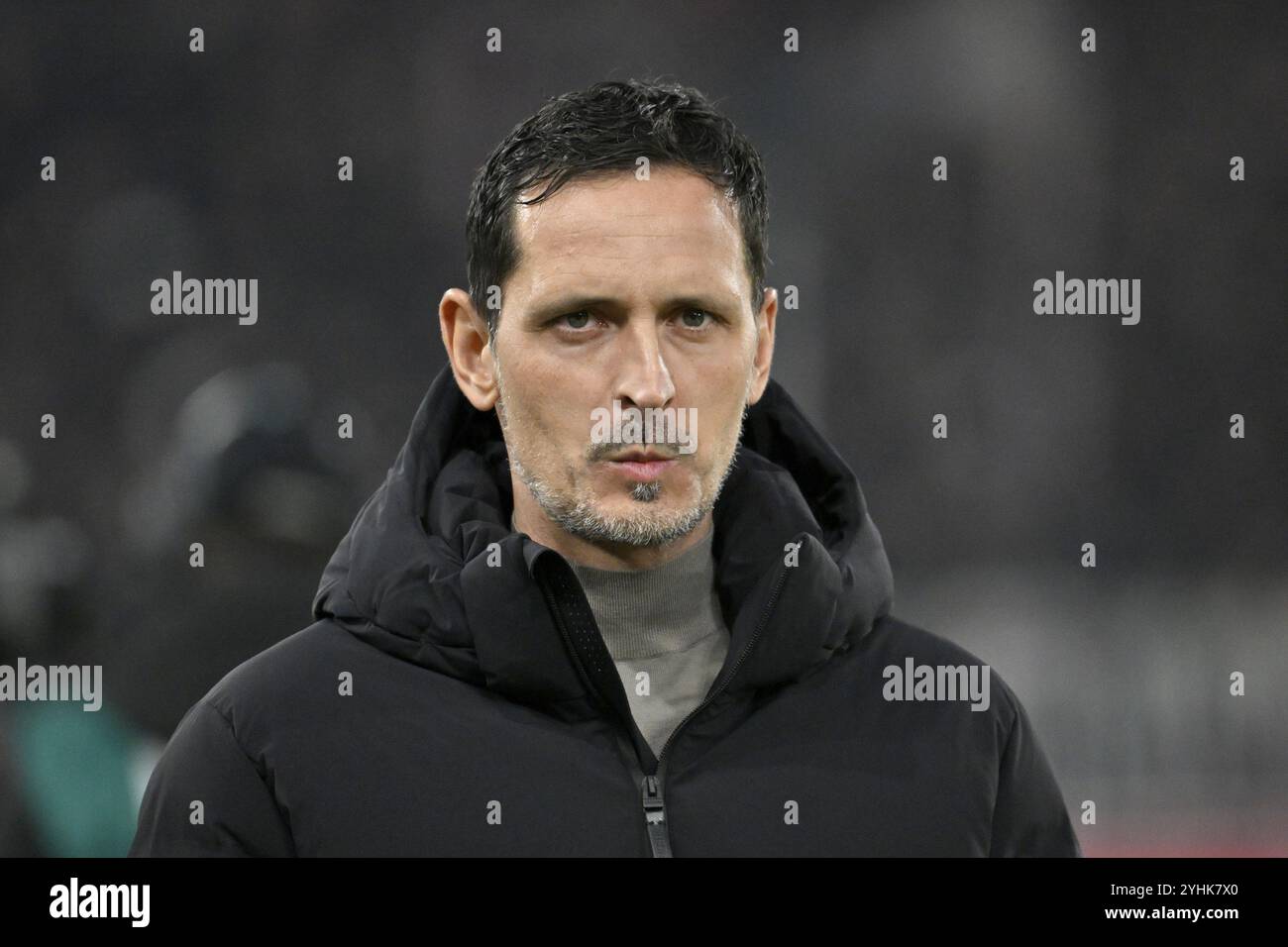 Coach Dino Toppmoeller, portrait, réfléchi, Eintracht Frankfurt SGE MHPArena, MHP Arena Stuttgart, Bade-Wuerttemberg, Allemagne, Europe Banque D'Images