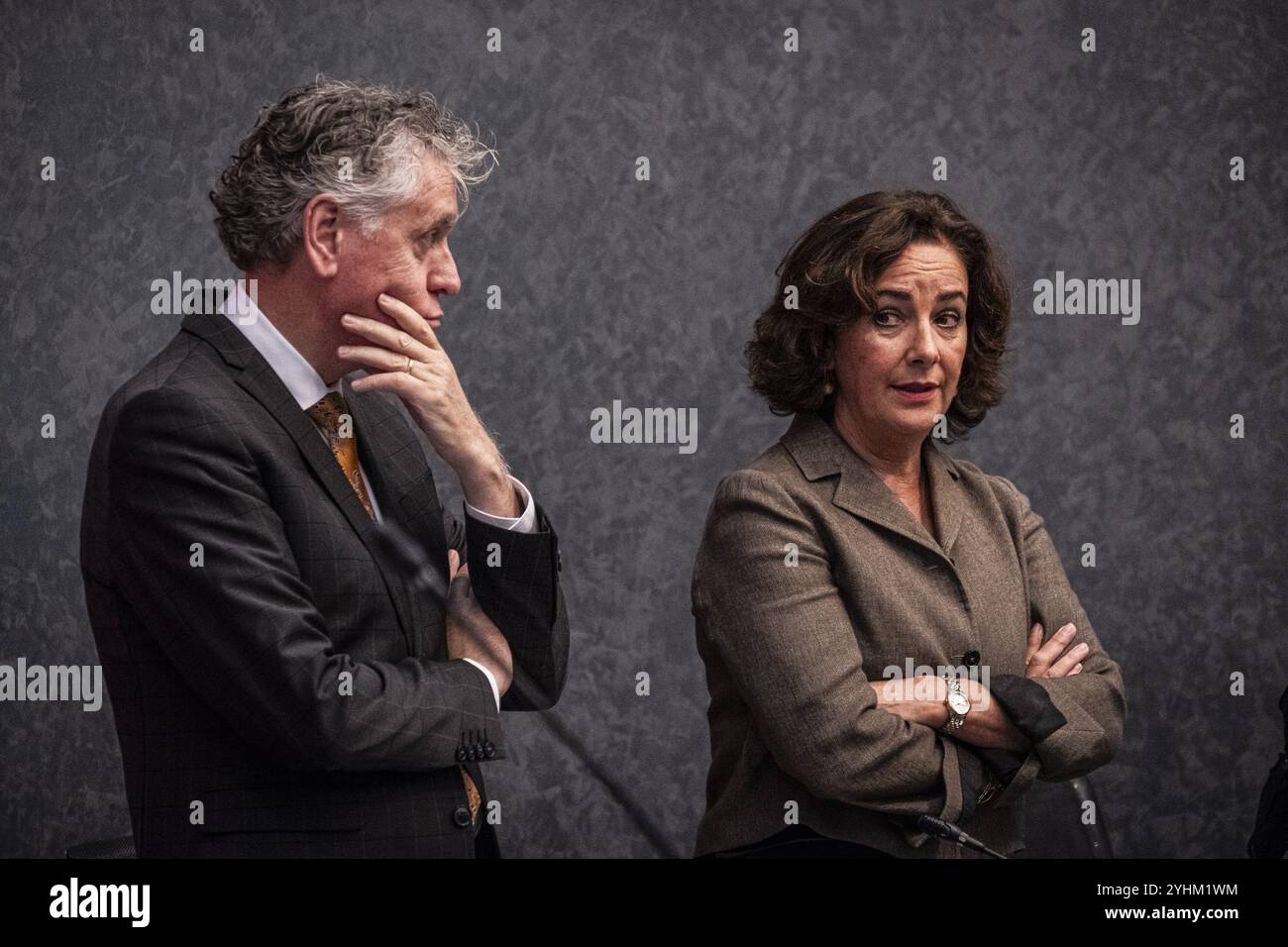 AMSTERDAM - le maire Femke Halsema lors d'un débat d'urgence au conseil municipal d'Amsterdam sur les violences suite au match de football de l'Ajax contre le Maccabi tel Aviv. ANP DINGENA mol pays-bas OUT - belgique OUT Banque D'Images