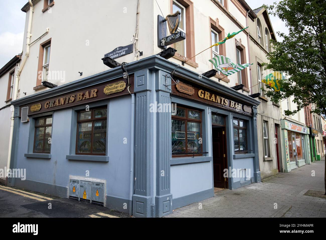 grants bar main street buncrana, comté de donegal, république d'irlande Banque D'Images