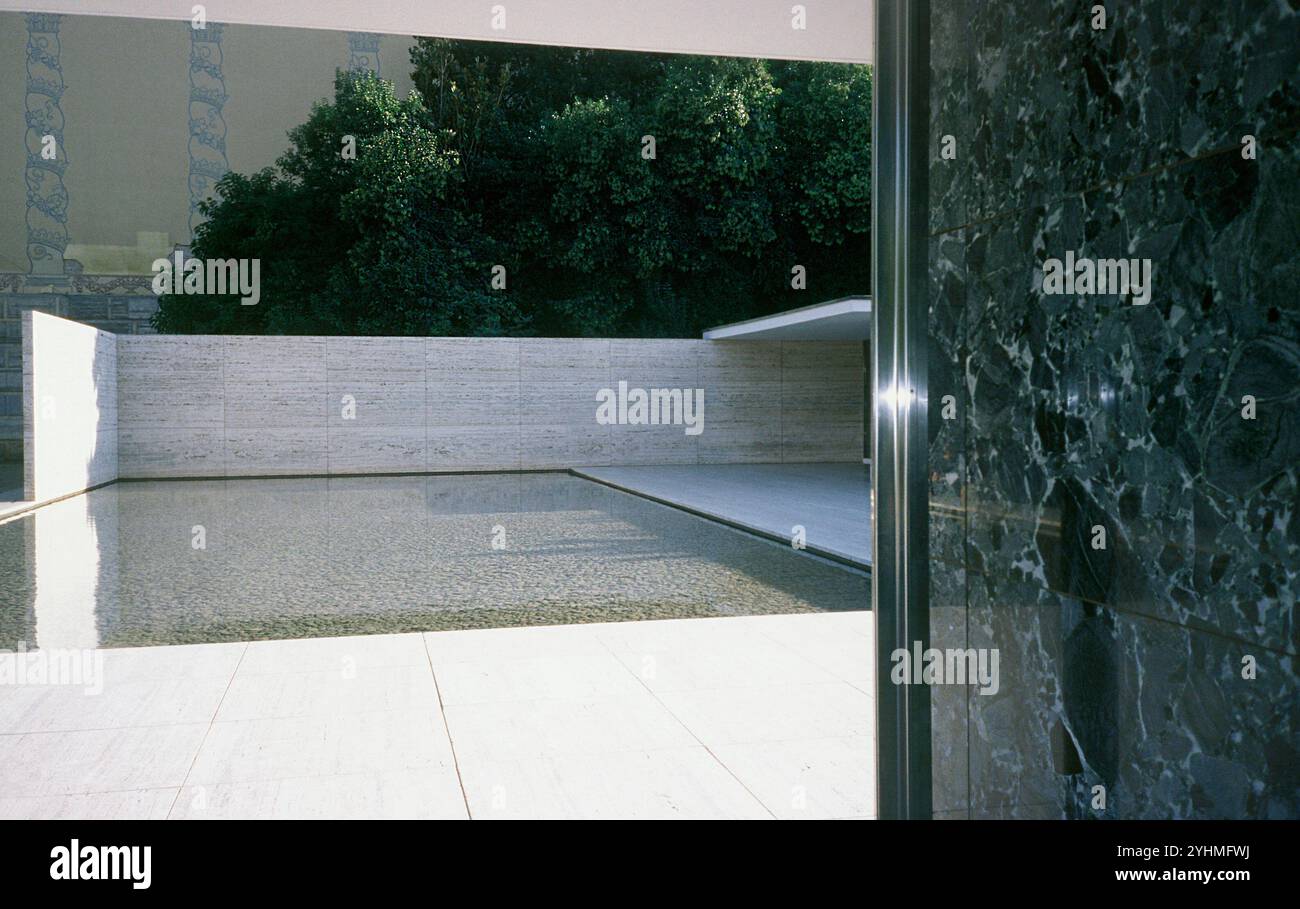 Le Pavillon Mies Van der Rohe à Barcelone, Catalogne, Espagne, démoli en 1930 et reconstruit dans les années 1980 Banque D'Images