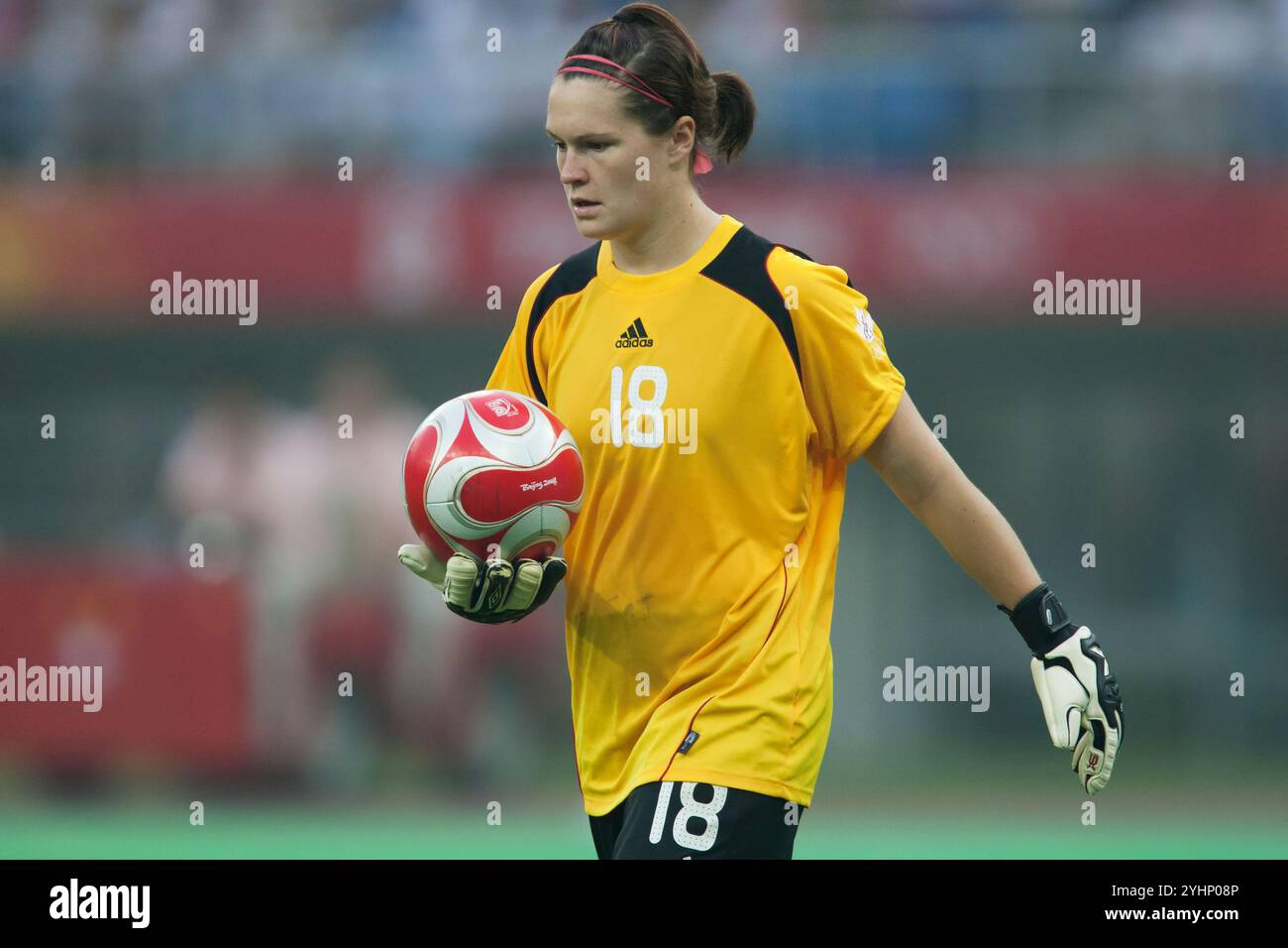 TIANJIN, CHINE - 6 AOÛT : la gardienne canadienne Erin McLeod en action lors d'un match du Groupe E contre l'Argentine au tournoi de soccer féminin des Jeux olympiques de Beijing le 6 août 2008 au stade du Centre sportif olympique de Tianjin à Tianjin, en Chine. (Photographie de Jonathan P. Larsen) Banque D'Images