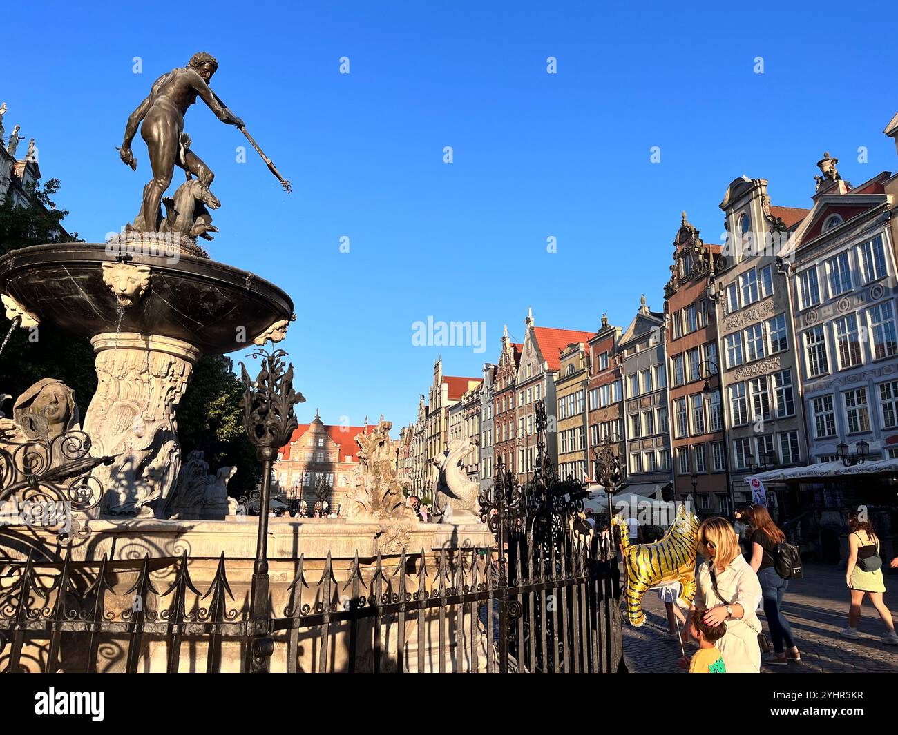 Fontaine et statue de Neptune comme point de repère touristique populaire et lieu touristique à Dlugi Targ, vieille ville de Gdansk, Pologne, Europe, UE Banque D'Images