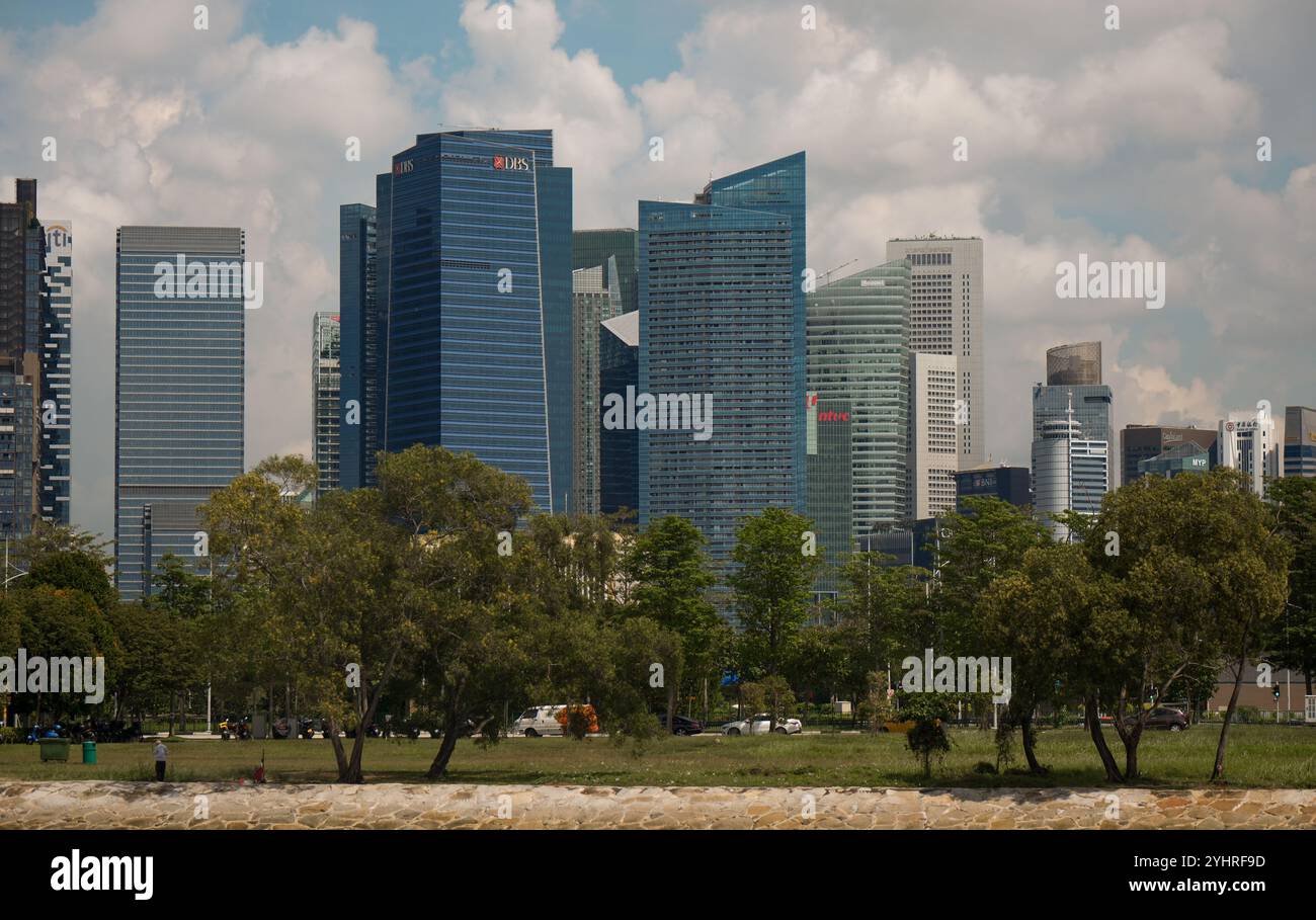 Une vue de la côte droite de Singapour aux Scrapers du ciel, y compris DBS Bank, Neppel pour former un paysage urbain. Banque D'Images