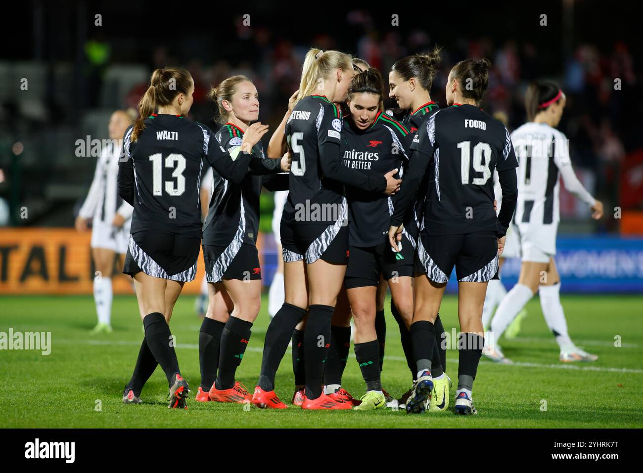 Biella, Italie. 12 novembre 2024. Stina Blackstenius d'Arsenal Women célébrant avec ses coéquipières après avoir marqué un but lors de l'UEFA Women's Champions League, match de football entre Juventus Women et Arsenal Women le 12 novembre 2024 au stade Vittorio Pozzo, Biella, Italie crédit : Nderim Kaceli/Alamy Live News Banque D'Images