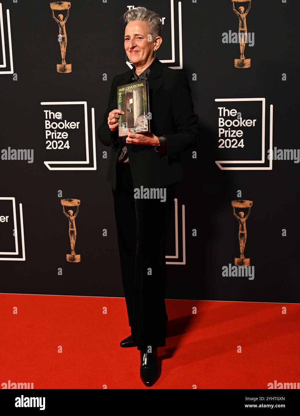 LONDRES, ROYAUME-UNI. 11 novembre 2024. Charlotte Wood 'Stone Yard Devotional' assiste à la cérémonie du Booker Prize 2024, à Old Billingsgate Londres, Royaume-Uni. (Photo de 李世惠/Voir Li/Picture Capital) crédit : Voir Li/Picture Capital/Alamy Live News Banque D'Images