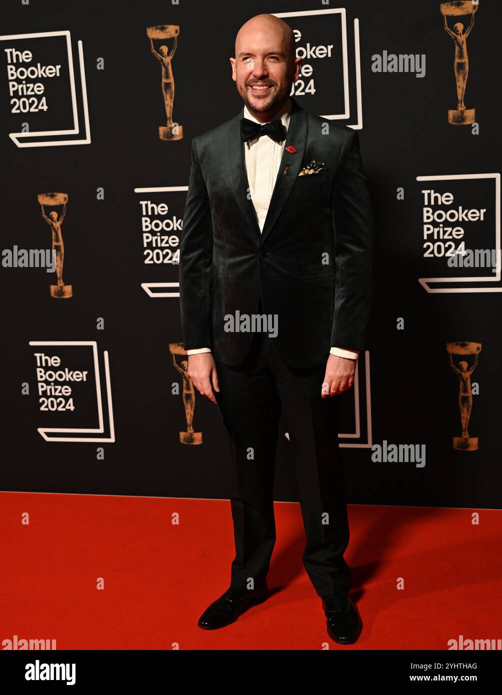 LONDRES, ROYAUME-UNI. 11 novembre 2024. Tom Allen assiste à la cérémonie du Booker Prize 2024, à Old Billingsgate Londres, Royaume-Uni. (Photo de 李世惠/Voir Li/Picture Capital) crédit : Voir Li/Picture Capital/Alamy Live News Banque D'Images