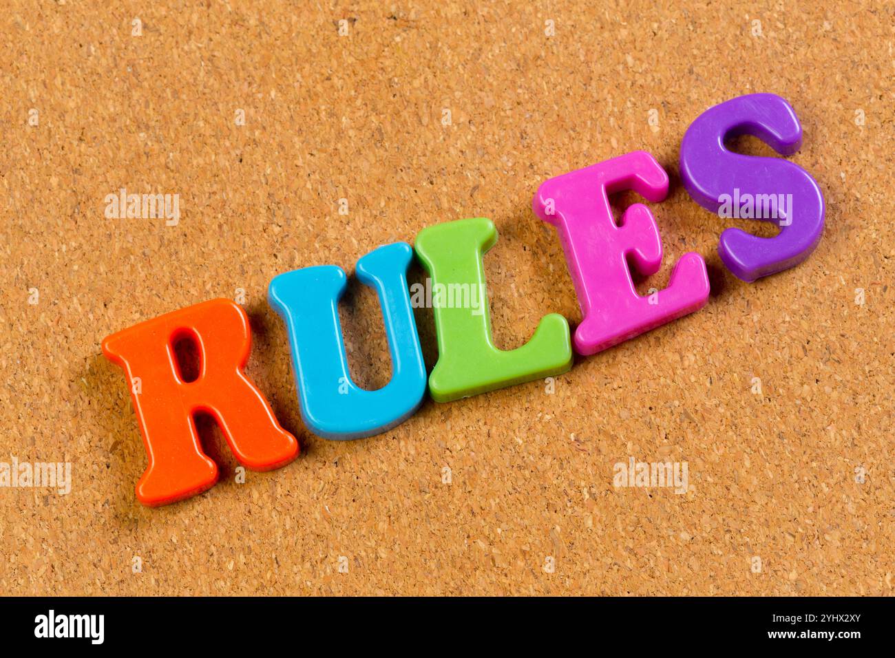 Lettres alphabet jouets colorés Banque D'Images